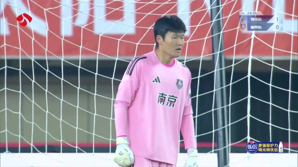 个人配资平台 真有buff加持？！宿迁2-0领先南京，张桐瑞点射破门本场梅开二度
